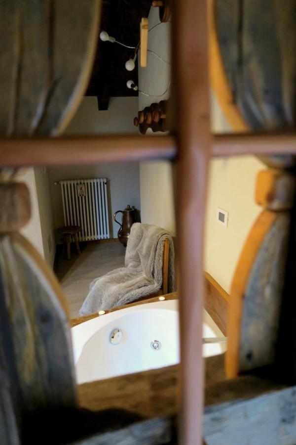Romantica Suite Con Vasca Idromassaggio Aosta Exterior photo