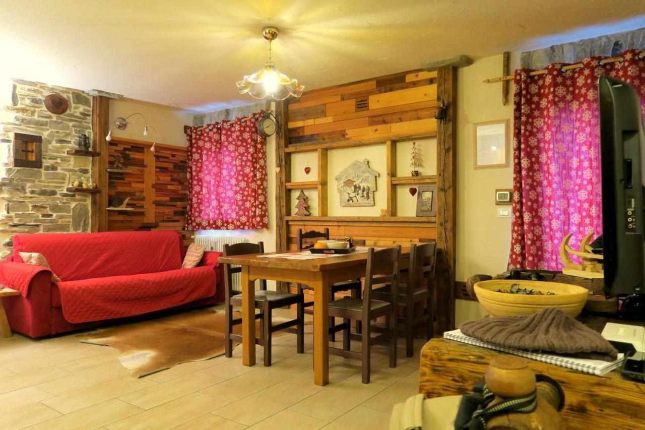 Romantica Suite Con Vasca Idromassaggio Aosta Exterior photo